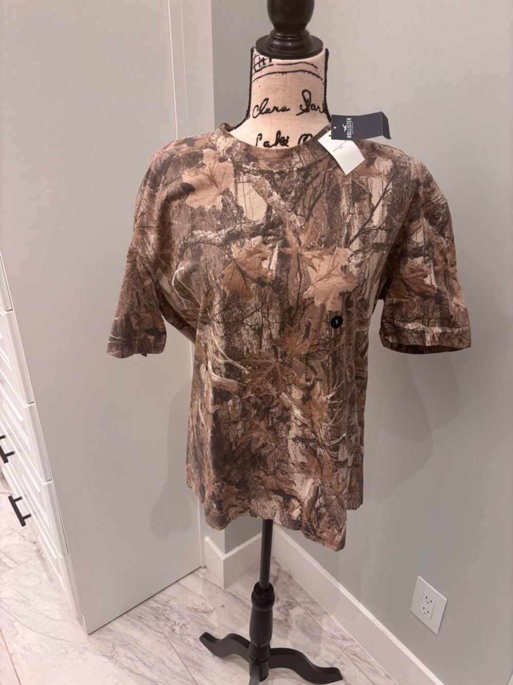Hollister Men's Camo Short Sleeve Tee - Brown/Olive - NWT